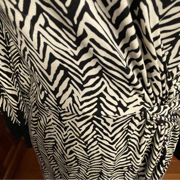 White House Black Market Black and White Midi Dress - Picture 4 of 8